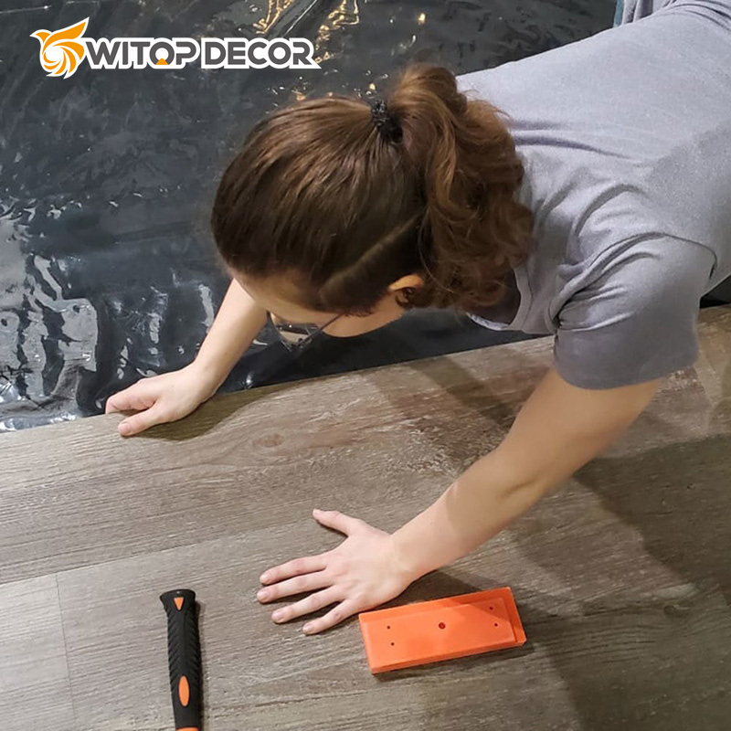Waterproof Wooden Design Click Spc Lvt PVC Plastic Vinyl Flooring
