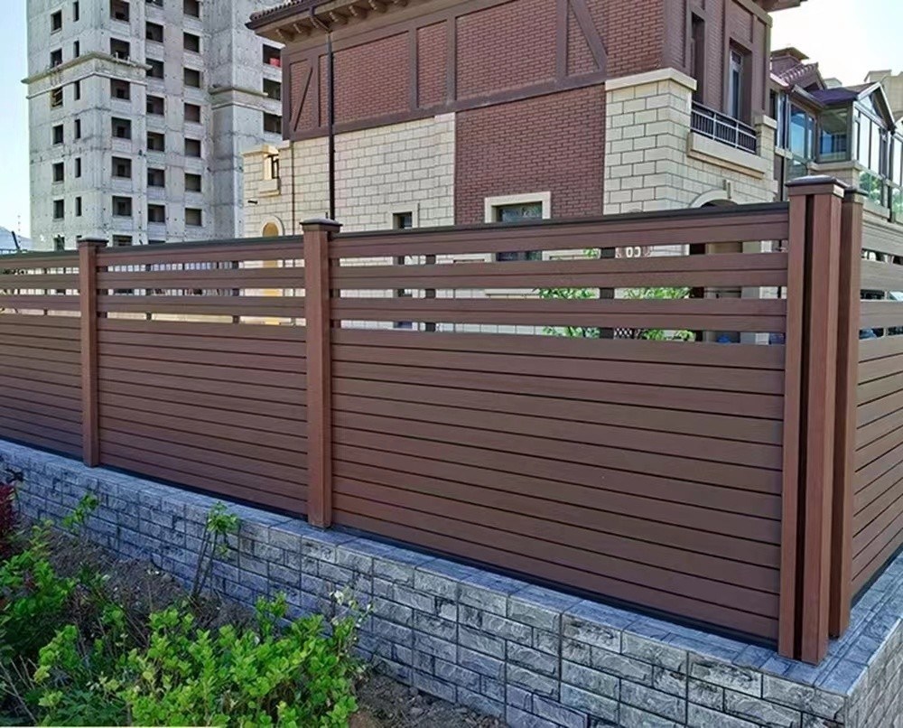 Outdoor WPC Fence Easy Installation Co-Extrusion Home Garden Fence