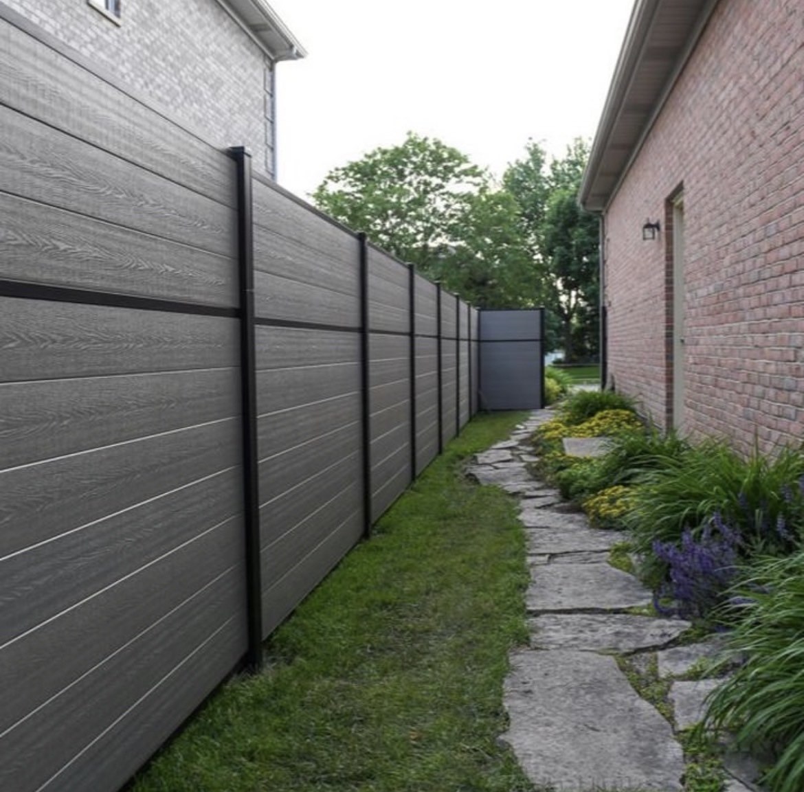 Wood Grain WPC Fence for Outdoor Yard