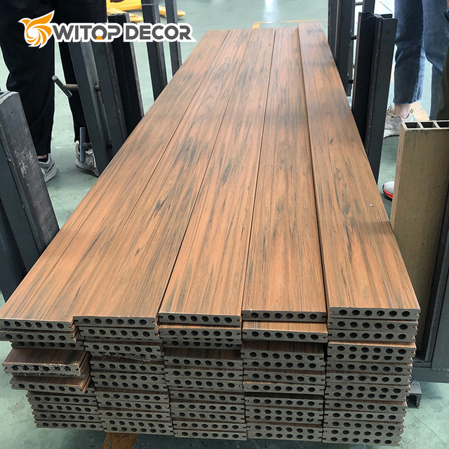 Skin Friendly Natural Feeling Bicolour Crack-Resistant Coextrusion Composite WPC Decking