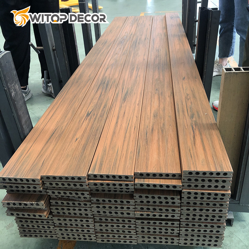 Skin Friendly Natural Feeling Bicolour Crack-Resistant Coextrusion Composite WPC Decking