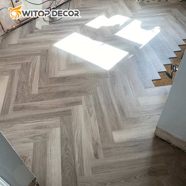Anti-Slip Durable Waterproof Lvt Floor PVC Flooring for Home and Commercial Using