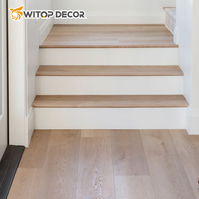 Manufacturer Mildew-Resistant Spc Hot Sale Wood Series Spc Flooring with EVA/IXPE Foam