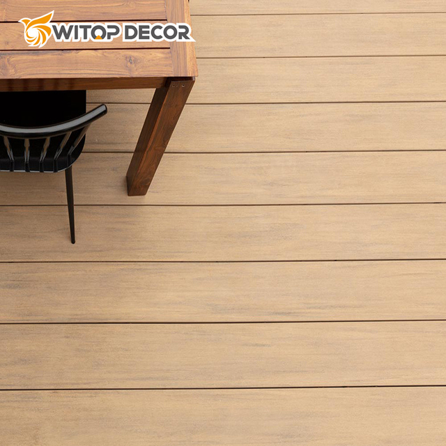 Eco-Friendly Strong Weatherability Solid WPC Composite Decking