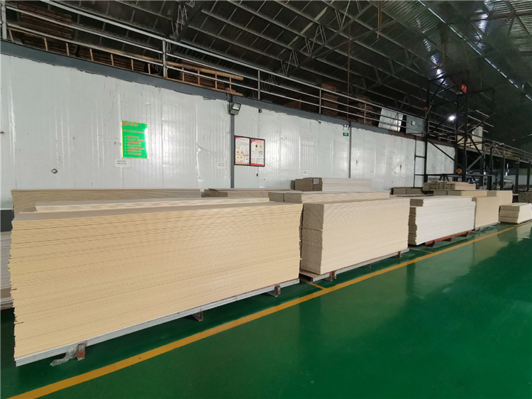 Strong WPC Wall Panel for Protective Interiors